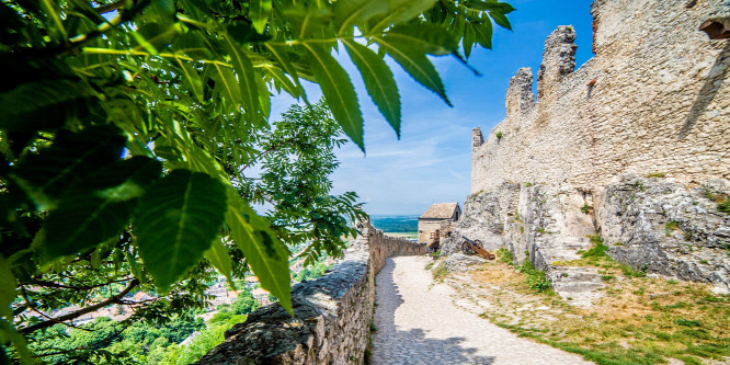 Járja be a Balaton-felvidék legszebb kastélytermeit és izgalmas történetű várait!
