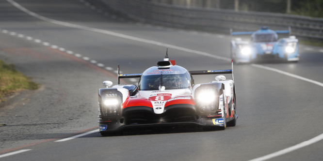 Alonso elsőre a leggyorsabb volt Le Mans-ban