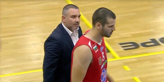 Nekiment az edzőjének a körmendi kosaras - videó