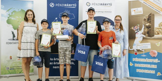 Tanévzáró gála keretében jutalmazták a legjobb diákokat