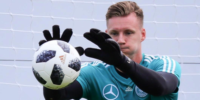 Távozik az Arsenal emblematikus alakja, német válogatott kapus érkezik