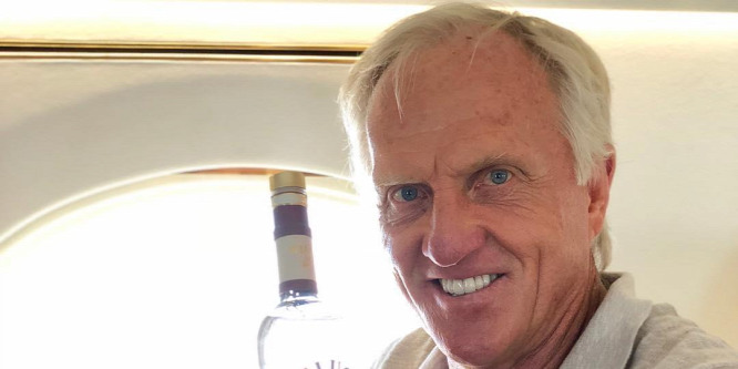 63 évesen meztelenre vetkzött Greg Norman golfozó: fotó