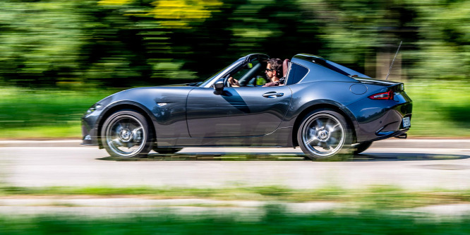 Vigyázz, a tetőn dolgoznak! - Mazda MX-5 RF teszt