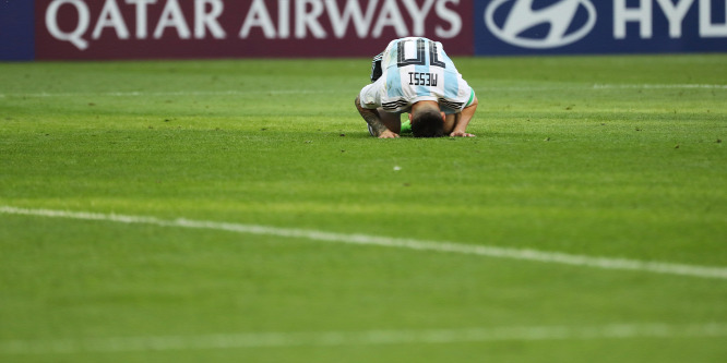 Messi hajnali 2-kor a sarokban sírt