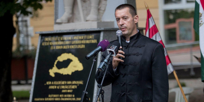 Sneider Tamás korábbi jobbikos képviselőket fenyegetett meg facebookozás közben