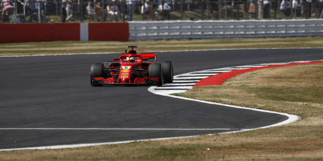 Vettel úgy érzi, a szabályok nem engedik őket versenyezni