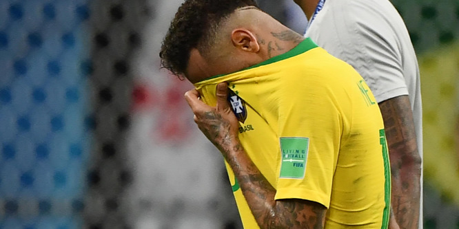 Foci vb: Tojással dobálták a hazatérő brazilokat