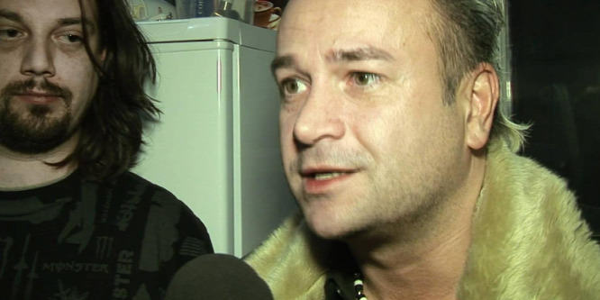 A Kerozin énekese, Axel elmondta, hogyan és miért verte meg őt apósa