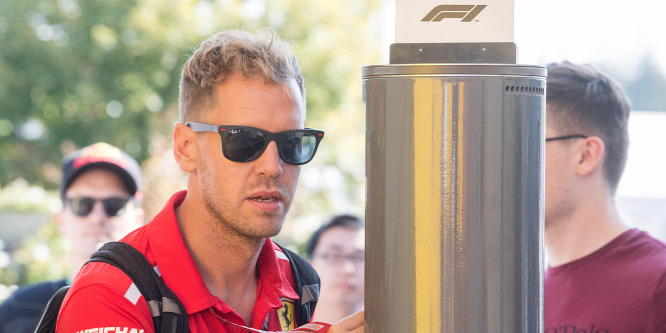 Vettel továbbra is Räikkönen megtartásáért lobbizik