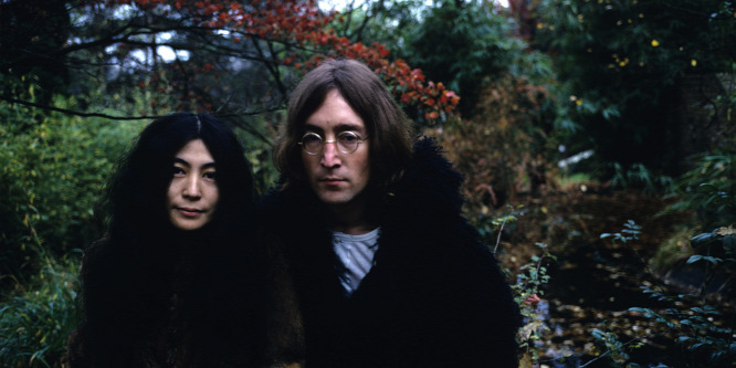 "Sajnálom, hogy fájdalmat okoztam Onónak!" - 40 év után kért bocsánatot John Lennon gyilkosa