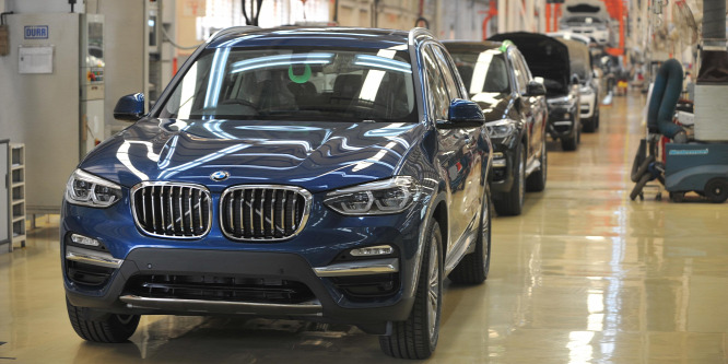 Megrohamozta a rendőrség a BMW székházát