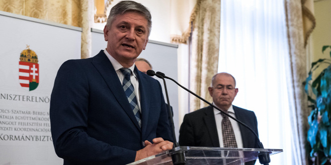 Nagy értékű inzulinszállítmányt adott át Grezsa István Kárpátalján