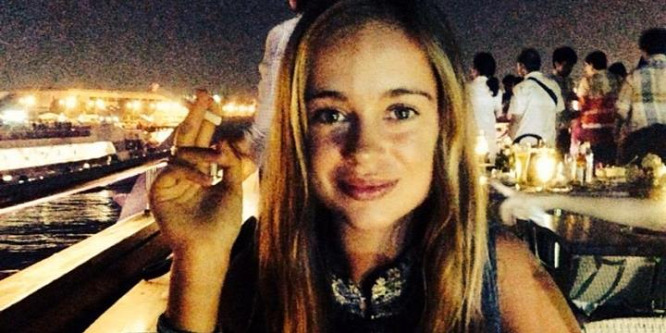 Lady Amelia Windsor az a királyi sarj, aki nem foglalkozik a szabályokkal: italozásból és bulizásból áll az élete
