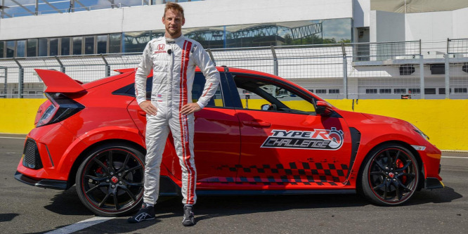 Michelisszel versenyzett az F1-es sztárpilóta a Hungaroringen - videó