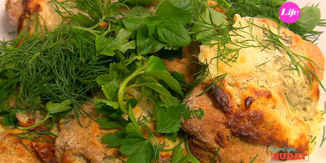 Recept hétvégére: hajtogatott sajtos bukta