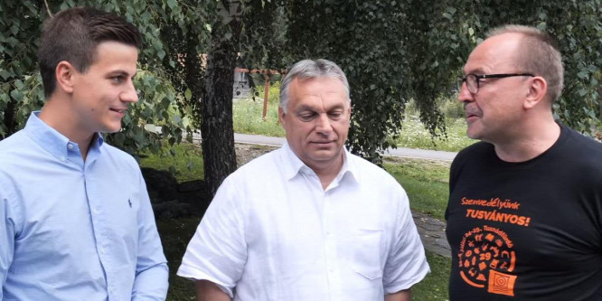 Bevándorlásellenes flamand fiatalokkal találkozott Orbán Viktor Tusnádfürdn - videó