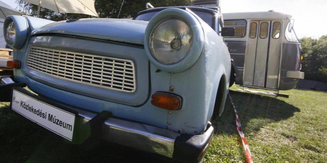 Faros Ikarus és Trabant is van a Közlekedési Múzeum szigetes sátránál