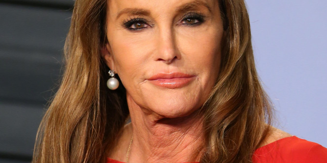Caitlyn Jenner fürdőruhában mutatta meg a testét