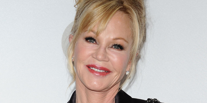 Lesifotók készültek a 61 éves bikinis Melanie Griffith-ről
