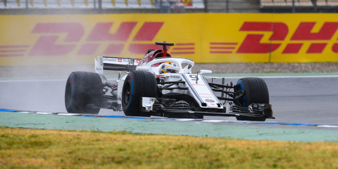 Hamilton több izomra vágyik, más csupán a futam közbeni ivásra