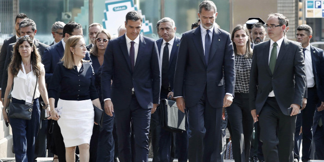A barcelonai és cambrilsi terrortámadás áldozataira emlékeztek