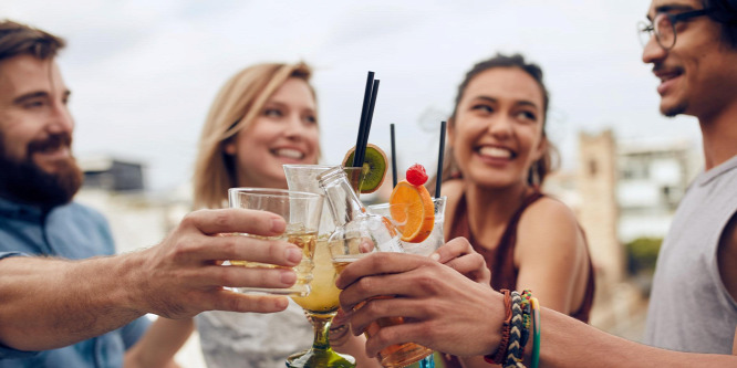 Lebomló, eperízű szívószállal hódít sokak kedvenc alkoholos itala