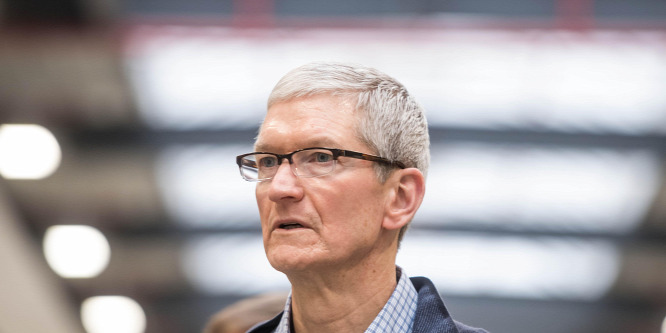 Ismét komoly pénzeket adományozott az Apple-vezér
