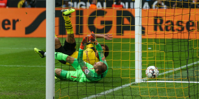 Gulácsi Péternek lőtték a hónap legszebb gólját a Bundesligában