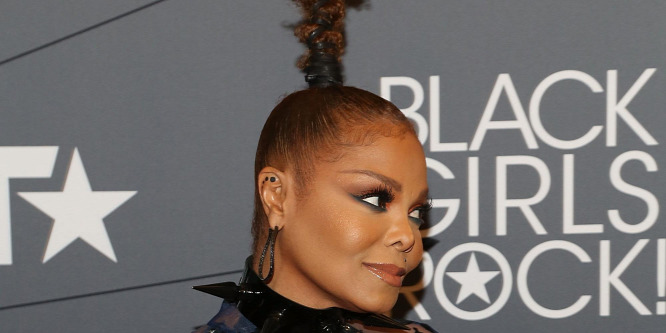 Janet Jackson módosította egy fesztivál plakátját, hogy az ő neve kerüljön előre - Fotó