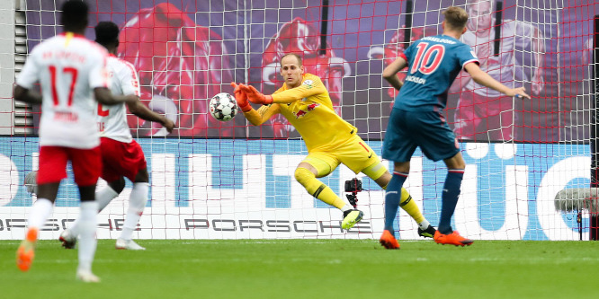Gulácsi Péter lett a Bundesliga álomcsapatának kapusa