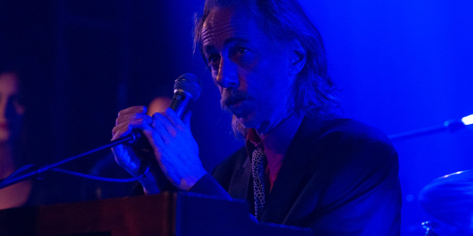 Meghalt Conway Savage, Nick Cave zenekarának billentyűse