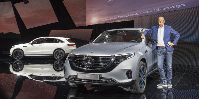 A Mercedes új szöget ver be a Tesla koporsójába - Mercedes-Benz EQC bemutató