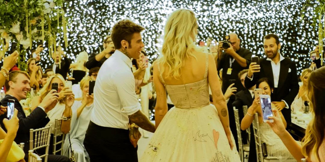 Az olasz influenszer, Chiara Ferragni esküvője nagyobb érdeklődést váltott ki, mint Harryéké