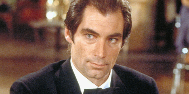 Szuperhősöket gyűjt maga köré az egykori James Bond