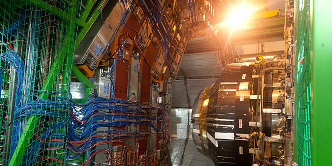 Két évre leállítják és továbbfejlesztik a CERN nagy hadronütköztetőjét