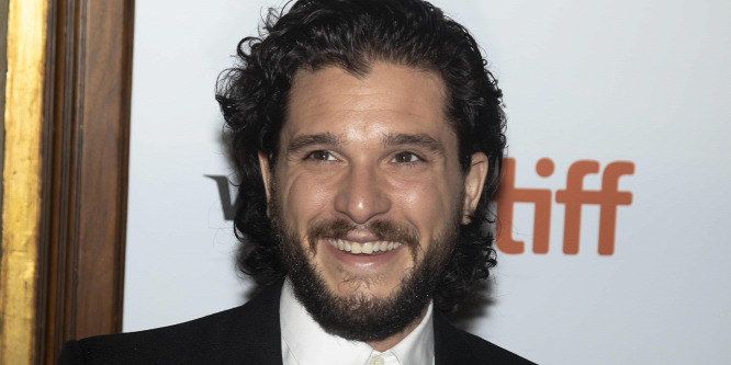 Szakállát és haját is levágatta Kit Harington, a Trónok harca szexi sztárja - Fotó
