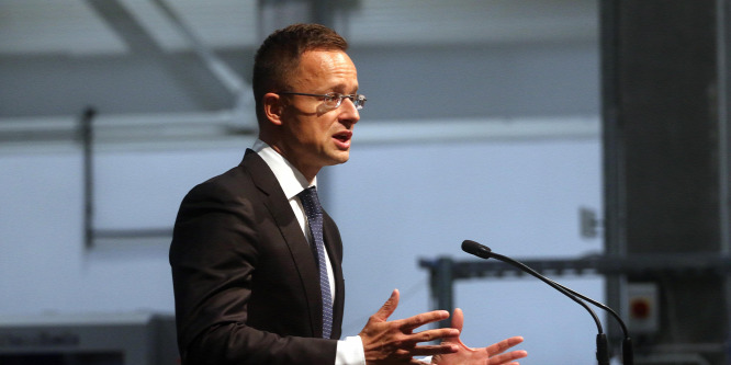 Szijjártó Péter: Gazdasági érdek, hogy több turista jöjjön Magyarországra