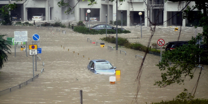 Elérte Kína déli részét a Mangkhut tájfun, nő a halálos áldozatok száma