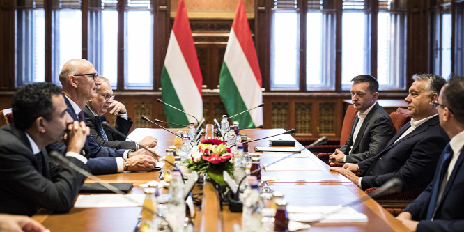 Orbán Viktor a Deutsche Telekom vezetőivel tárgyalt