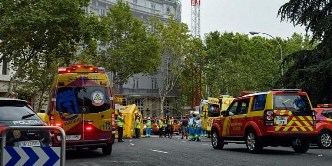 Részben leszakadt a madridi Hotel Ritz állványzata, egy ember meghalt