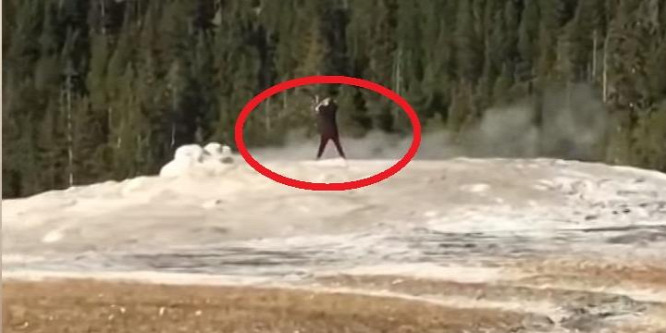 Belepisilt a gejzírbe az idióta turista