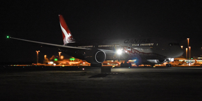 Brutálisan hosszú légi járat indítását tervezi a Qantas