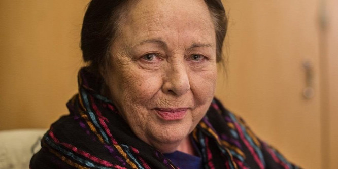 Csomós Mari 75 éves: csak a nézését