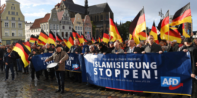 Egyre mélyebbre taszítja Németországot Merkel