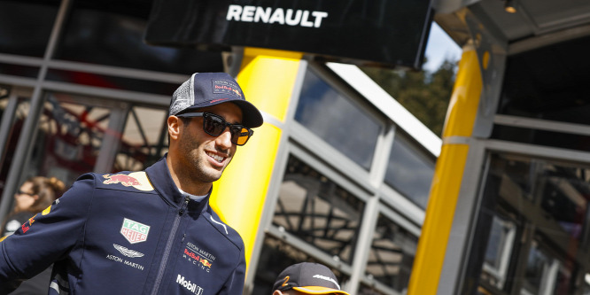 Ricciardo tagadja, hogy a pechsorozat miatt megy el a Red Bulltól