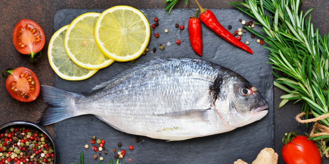 Élő halat venne? Figyeljen a szagokra, nézze meg az eladót, aztán döntsön!
