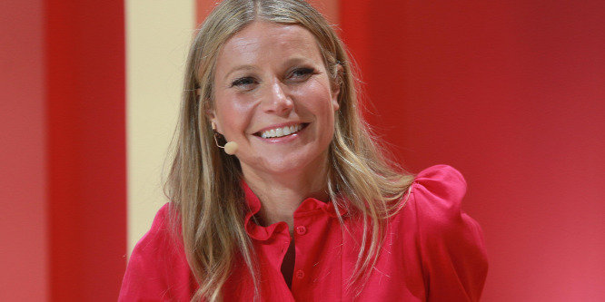 Gwyneth Paltrow úgy gyászolta Stan Lee-t, hogy a ruháját árulta