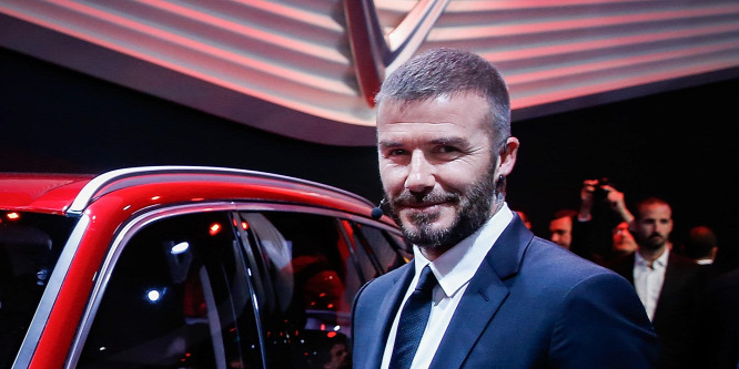 Ki nem találná, milyen elképeszt autóhoz adta az arcát David Beckham