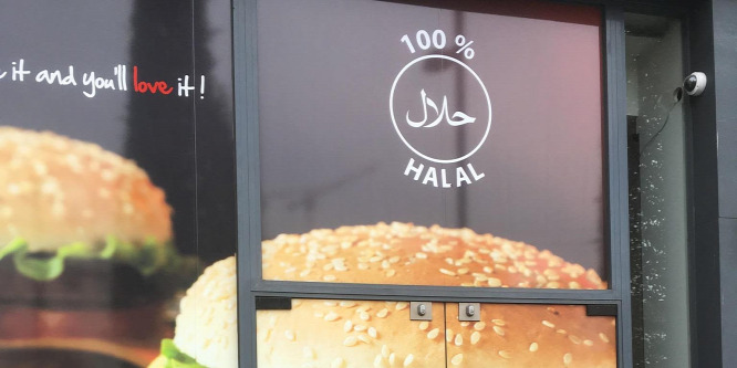 Olaszország megtiltaná a halal eljárás szerinti húskészítést