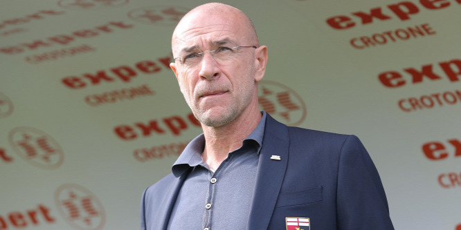 Edzőt váltott a Genoa is